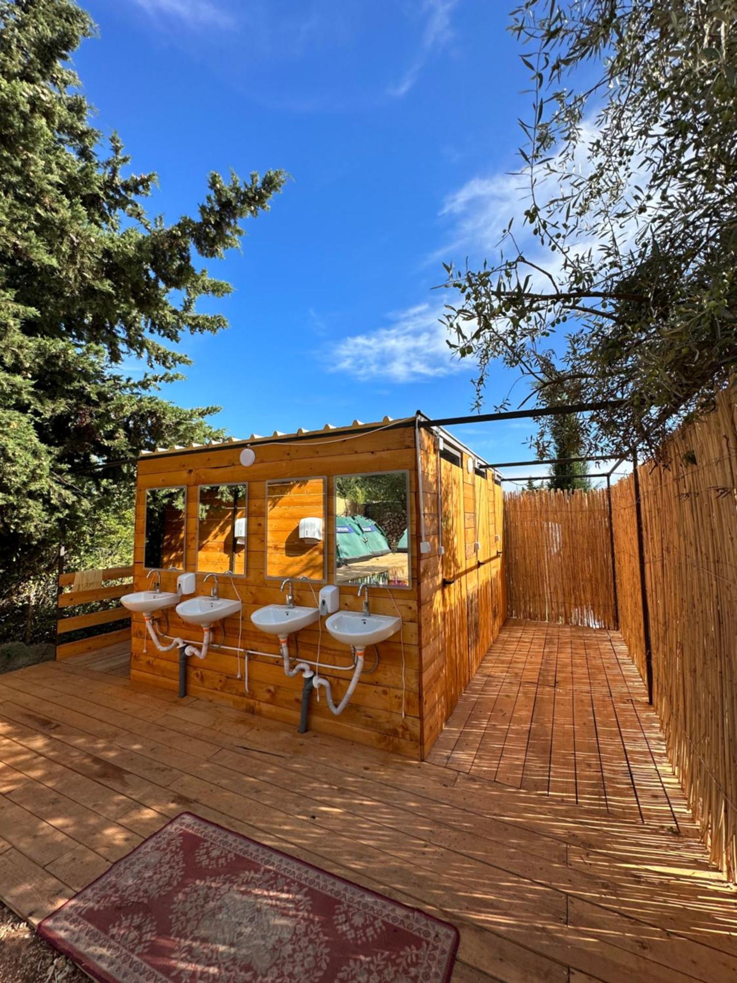 Alt Camping Hotel Dhermi Ngoại thất bức ảnh