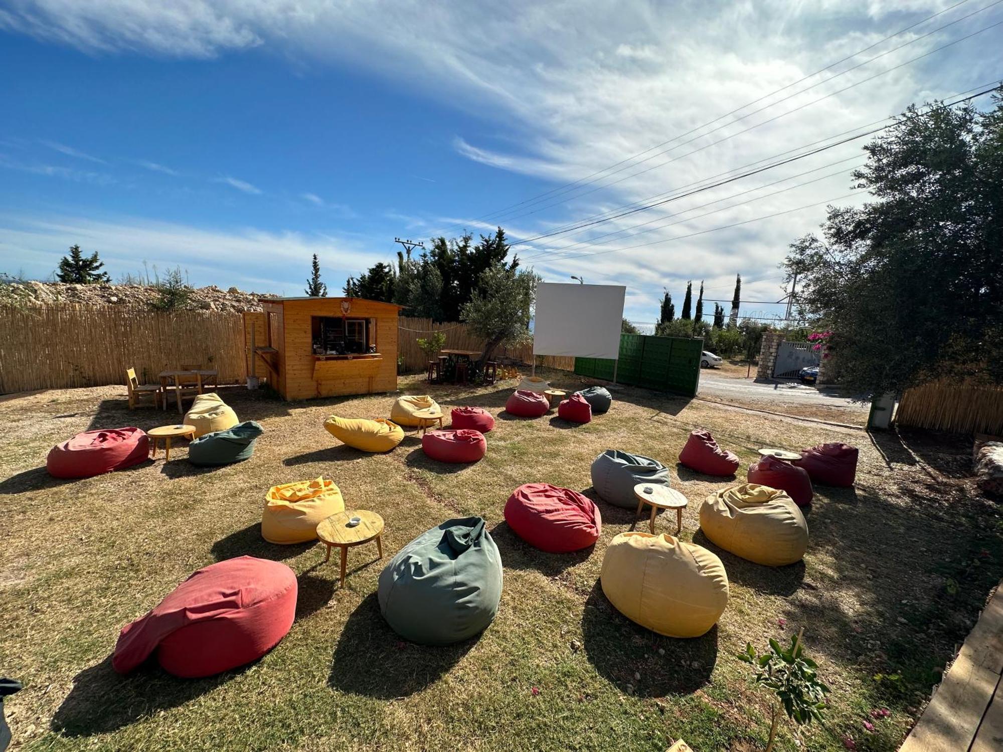 Alt Camping Hotel Dhermi Ngoại thất bức ảnh